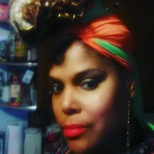 Meet your Posher, Christine